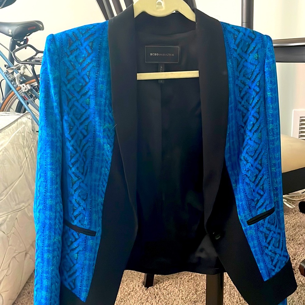 BCBG blue blazer 💙